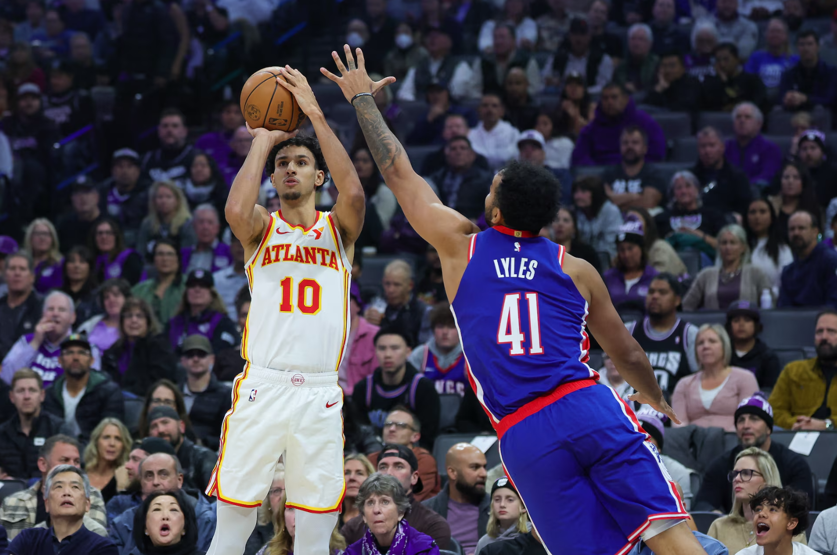 НБА: Сакраменто завдав невдачі з Атлантою, Чикаго перервало програшну серію